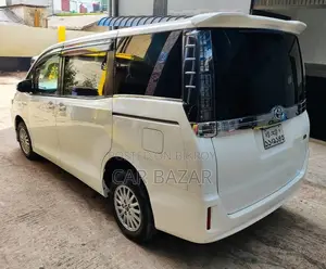 Toyota Noah VOXY G PUSH HYBRID 2016