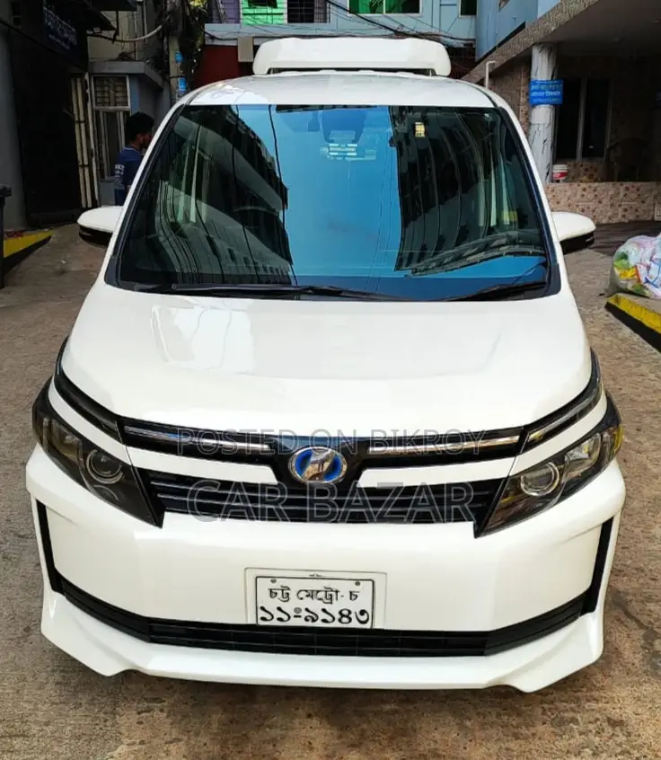 Toyota Noah VOXY G PUSH HYBRID 2016