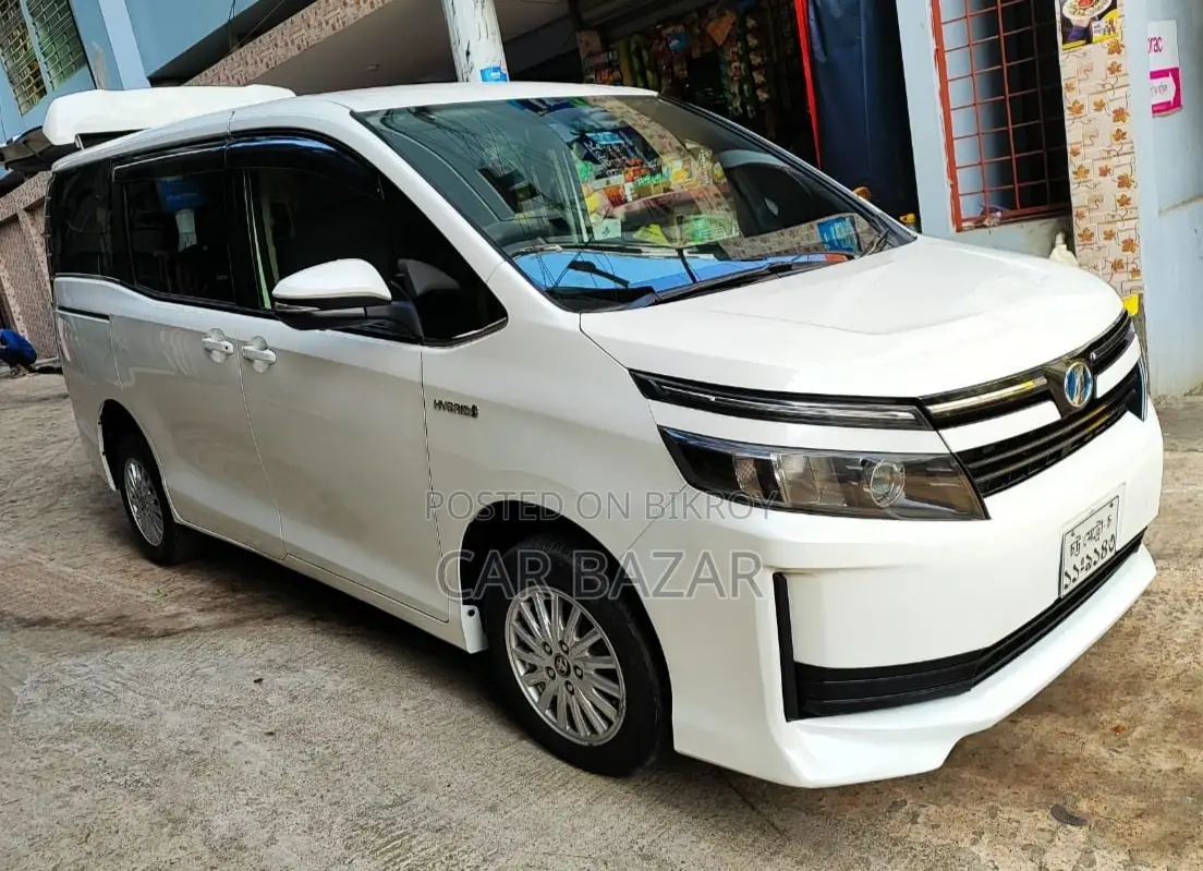 Toyota Noah VOXY G PUSH HYBRID 2016