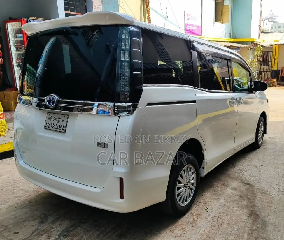 Toyota Noah VOXY G PUSH HYBRID 2016