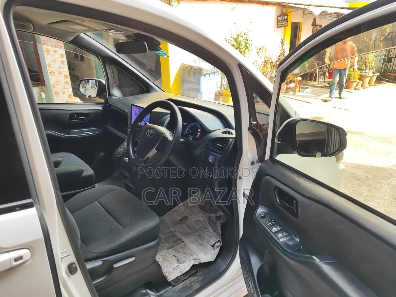 Toyota Noah VOXY G PUSH HYBRID 2016