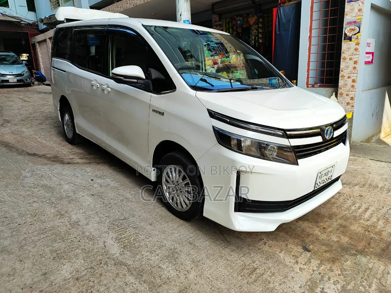 Toyota Noah VOXY G PUSH HYBRID 2016