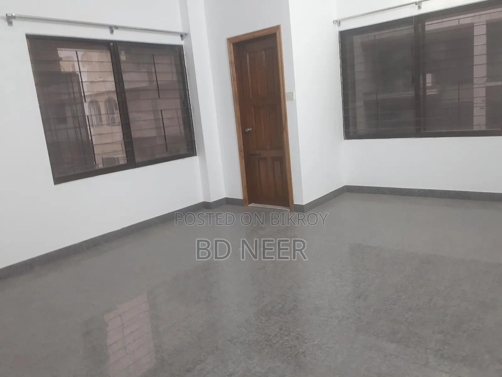 গুলশান-১ এ লেক ভিউ ৩৮০০ বর্গফুটের ৪ বেডরুমের ফ্ল্যাট ভাড়া