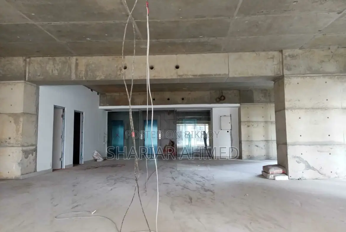 Brand New (8000 SqFt) Commercial Floor Available For Rent Gulshan Avenue