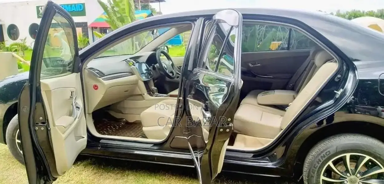 টয়োটা প্রিমিও জি সুপিরিয়র ব্ল্যাক ২০১২