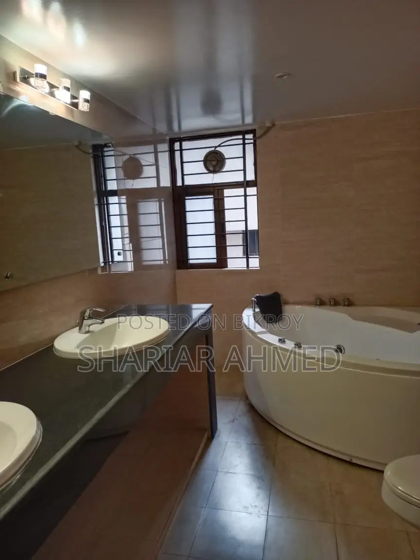 Swimming Pool Gym Facilities Ready Flat For Rent @ GULSHAN