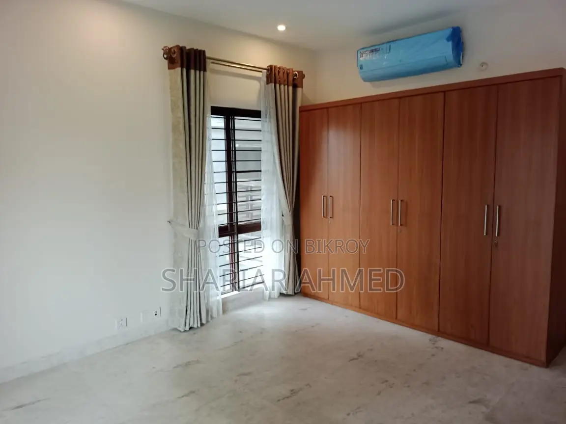 Swimming Pool Gym Facilities Ready Flat For Rent @ GULSHAN