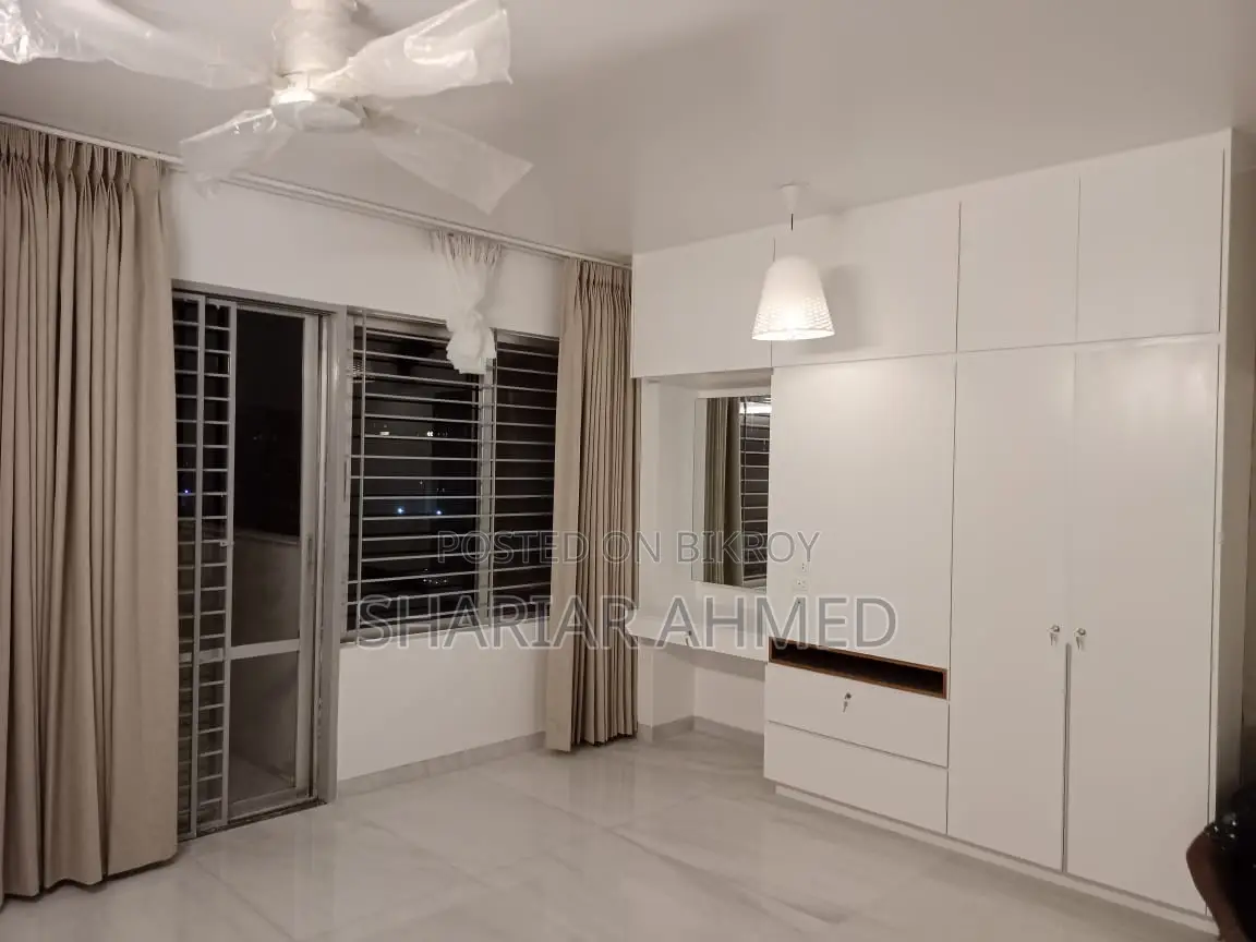 Modern Facilities Semi Furnished Flat Rent In GULSHAN