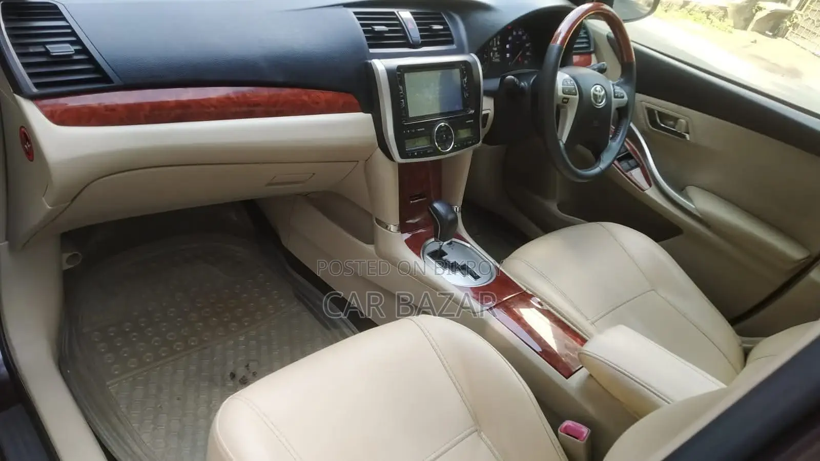Toyota Premio 1.5 FWD 2015 Maroon