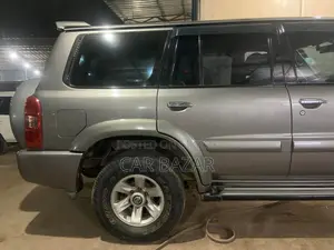 Nissan Patrol Y61 With Sunroof 2004