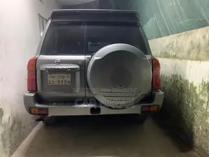 Nissan Patrol Y61 With Sunroof 2004