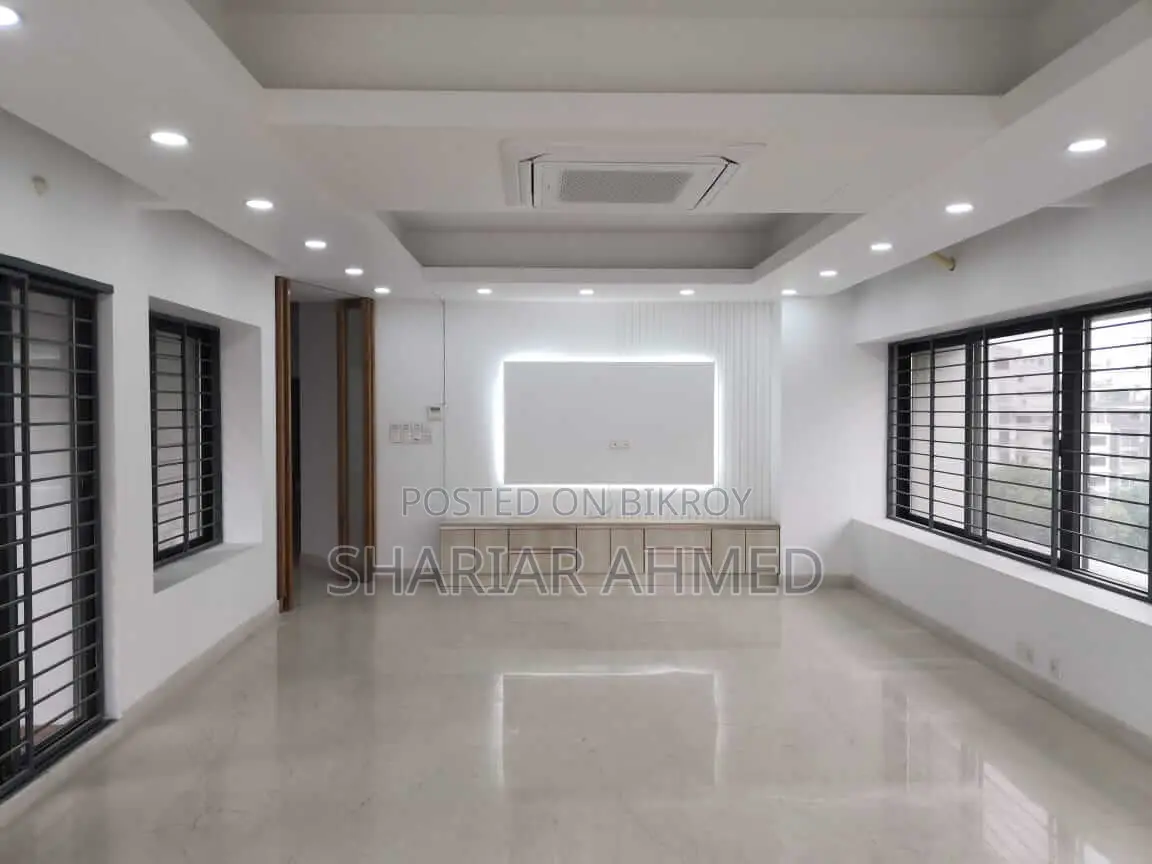 LAKE VIEW (Gym & Pool) 4440 Sqft Flat for Rent in GULSHAN 2