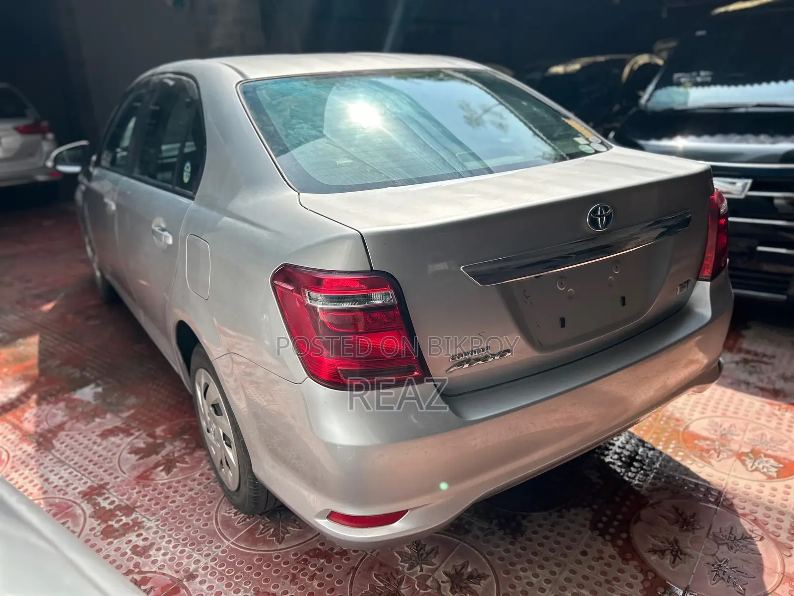 Toyota Axio EX PKG SILVER / 2020