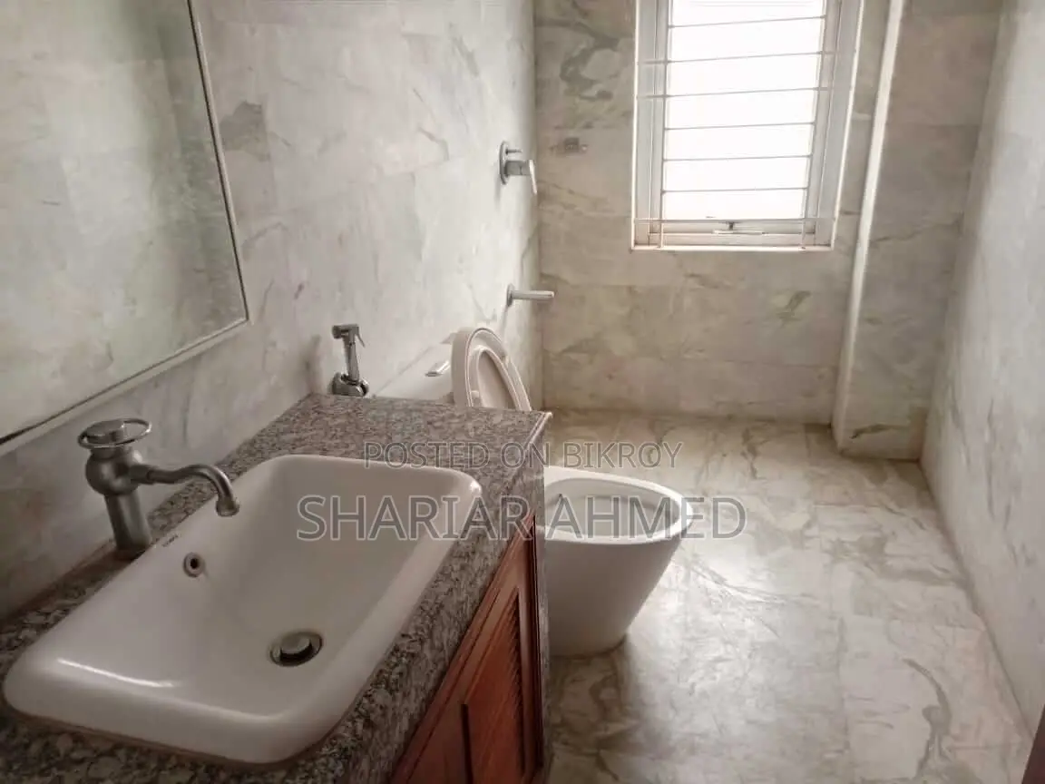 Excellent 3Bed-2965 SqFt Apartment Rent In Gulshan 2