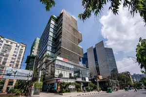 Serviced Office with Amenities