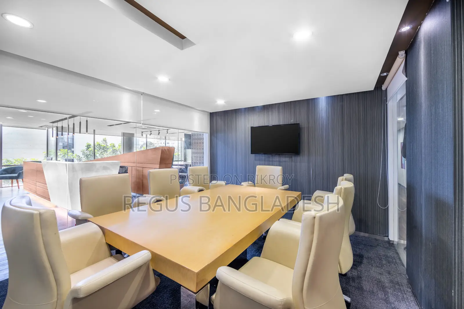 Serviced Office with Amenities