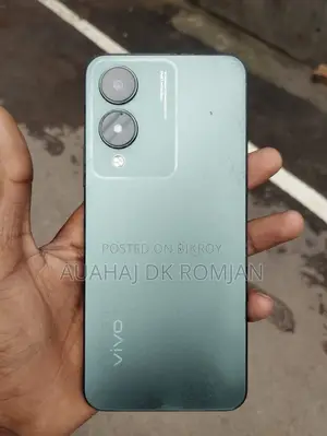 Vivo Y17s . (Used)