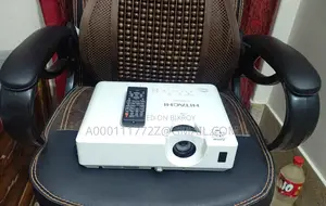 Hitachi Cp-x3042wn Projector