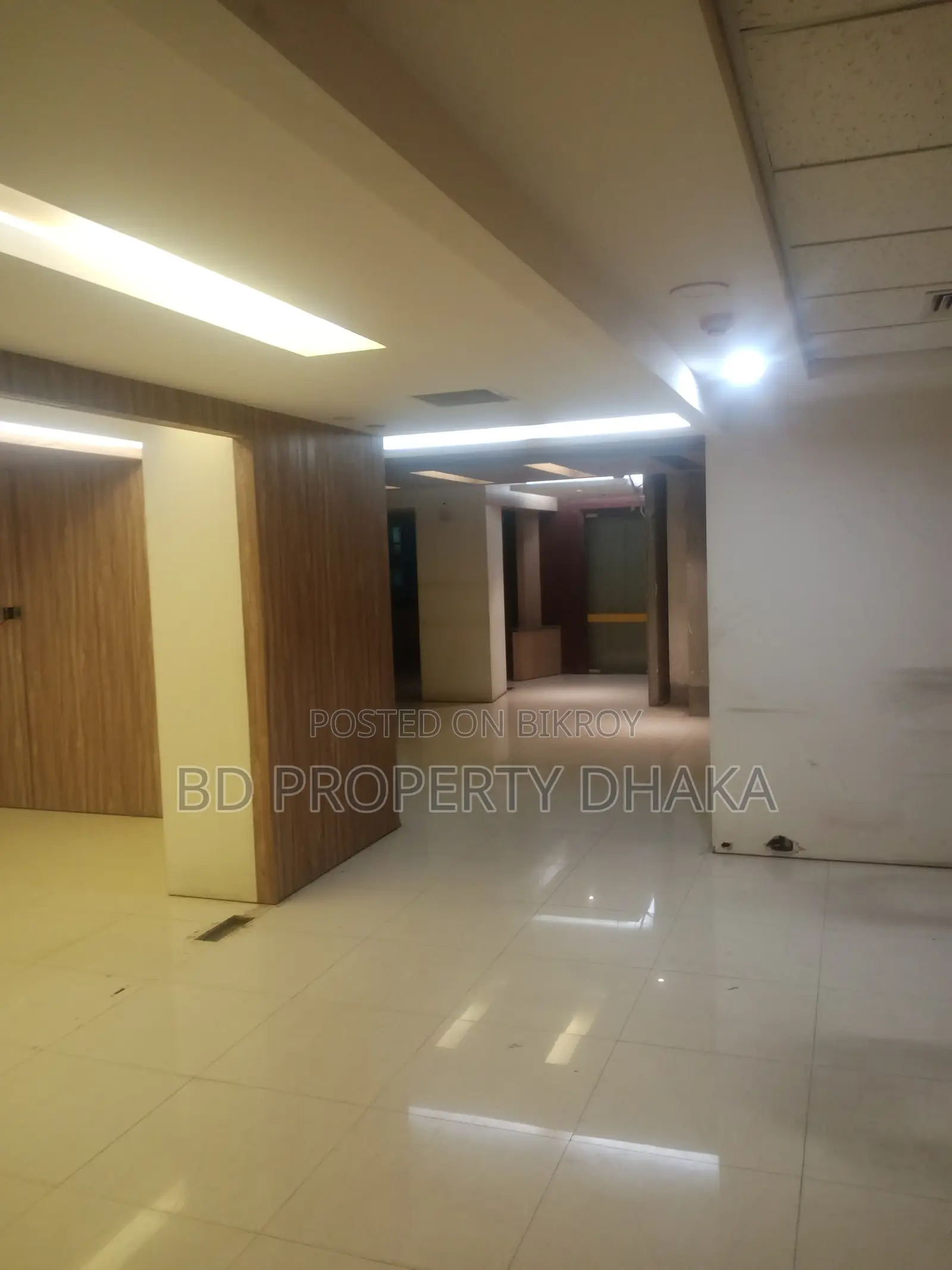 5800sft semi furnished full commercial space for rent