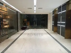 Grand Floor 1800 SqFt Available For Rent in Gulshan Avenue