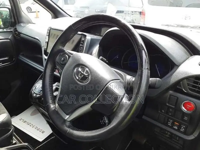 Toyota Noah SI WXB 3 HYBRID 2021