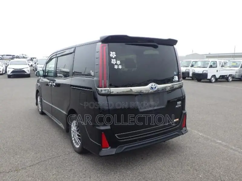 Toyota Noah SI WXB 3 HYBRID 2021