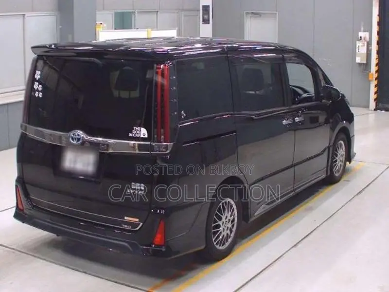 Toyota Noah SI WXB 3 HYBRID 2021