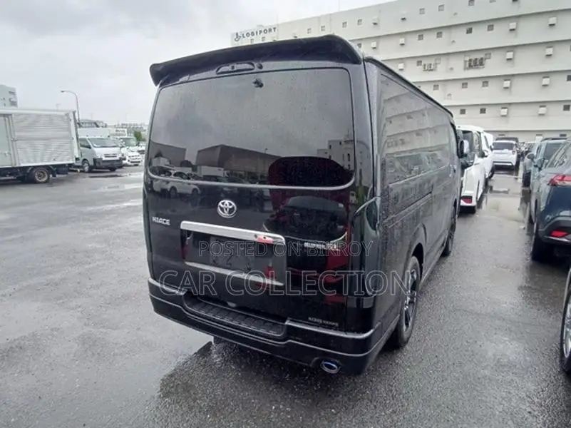 Toyota Hiace Super gl dark prime 2022