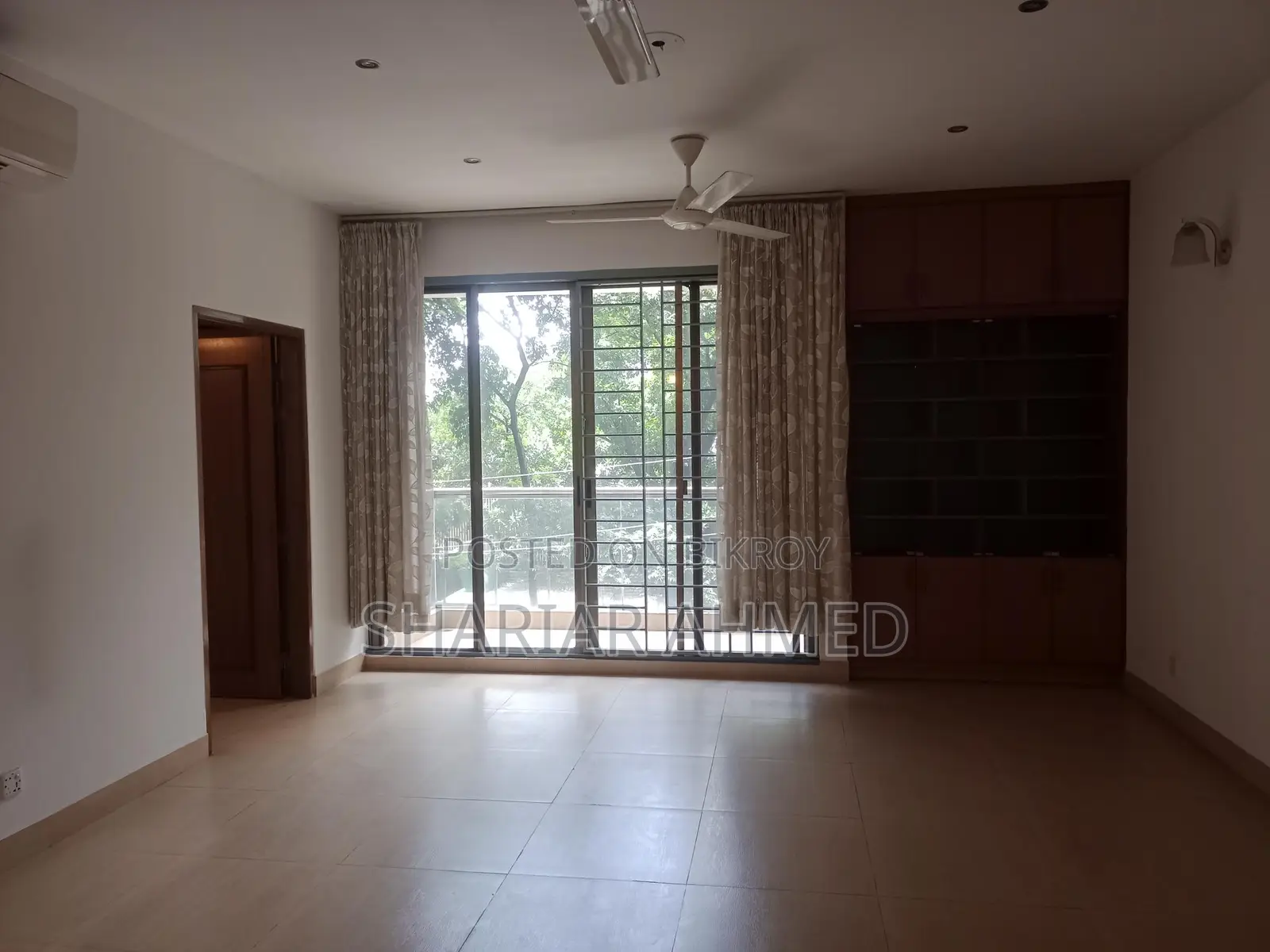 Luxurious Semi Furnished 2750 SqFt Apt: For Rent @ Gulshan 2