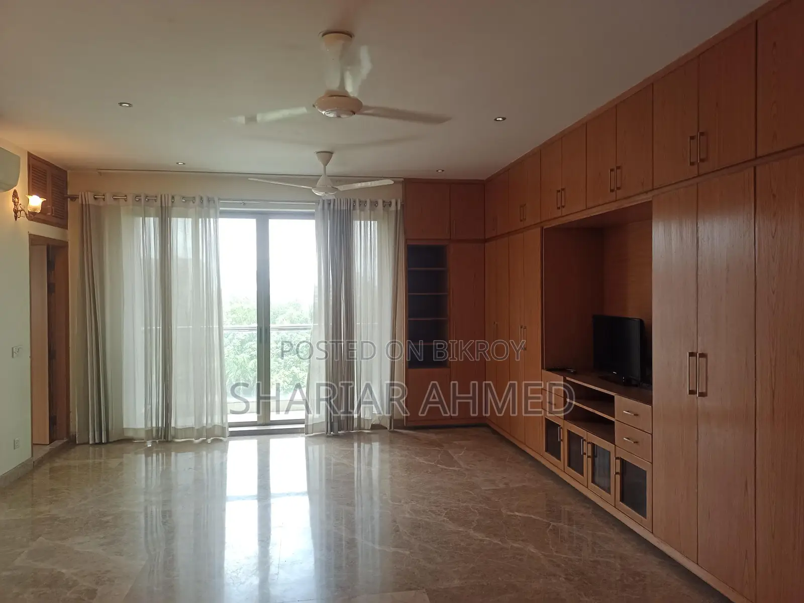 Luxurious Semi Furnished 2750 SqFt Apt: For Rent @ Gulshan 2