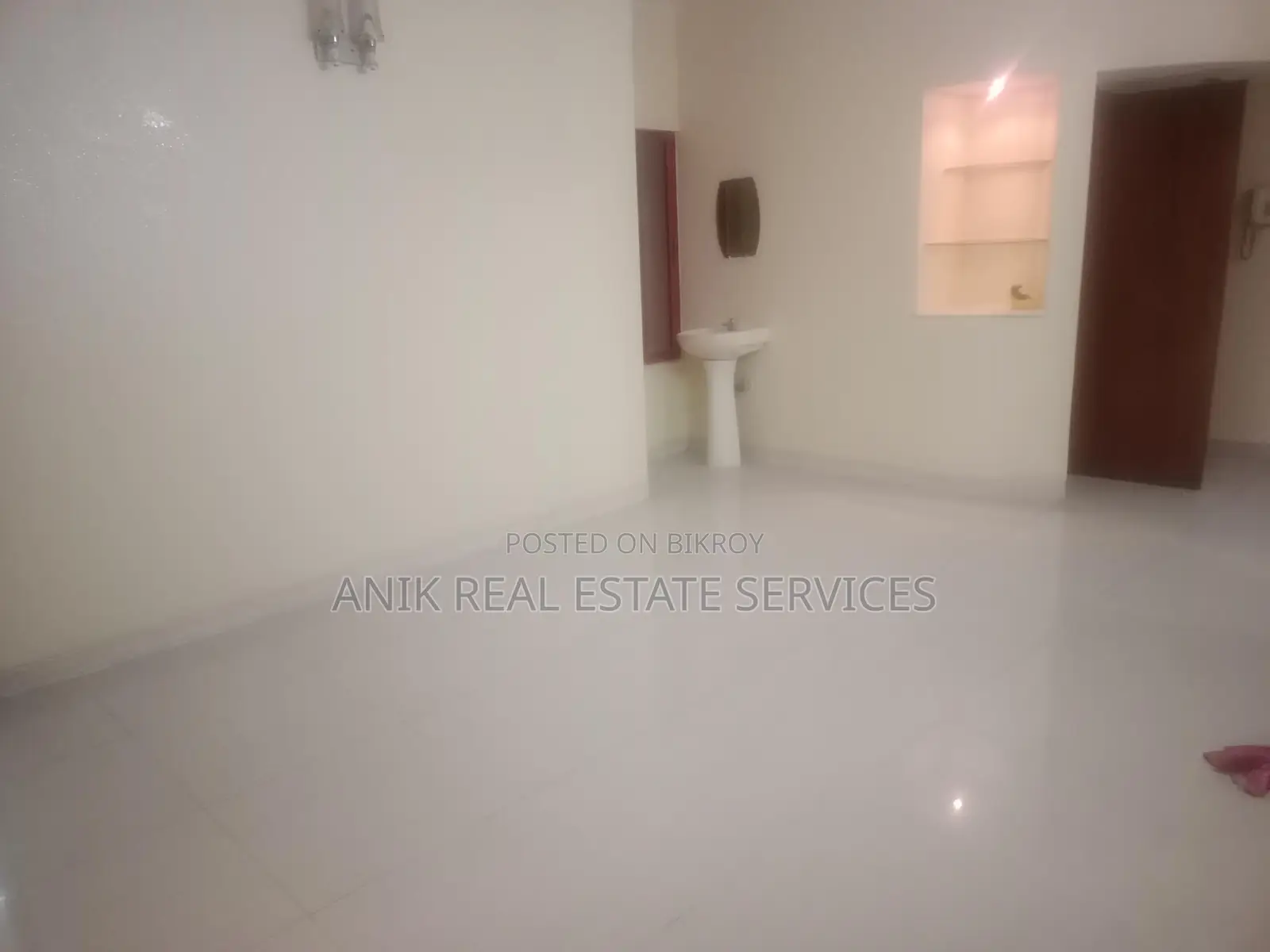গুলশানে ভালো মানের ৪ বেডরুমের আন-ফার্নিশড ফ্ল্যাট ভাড়া