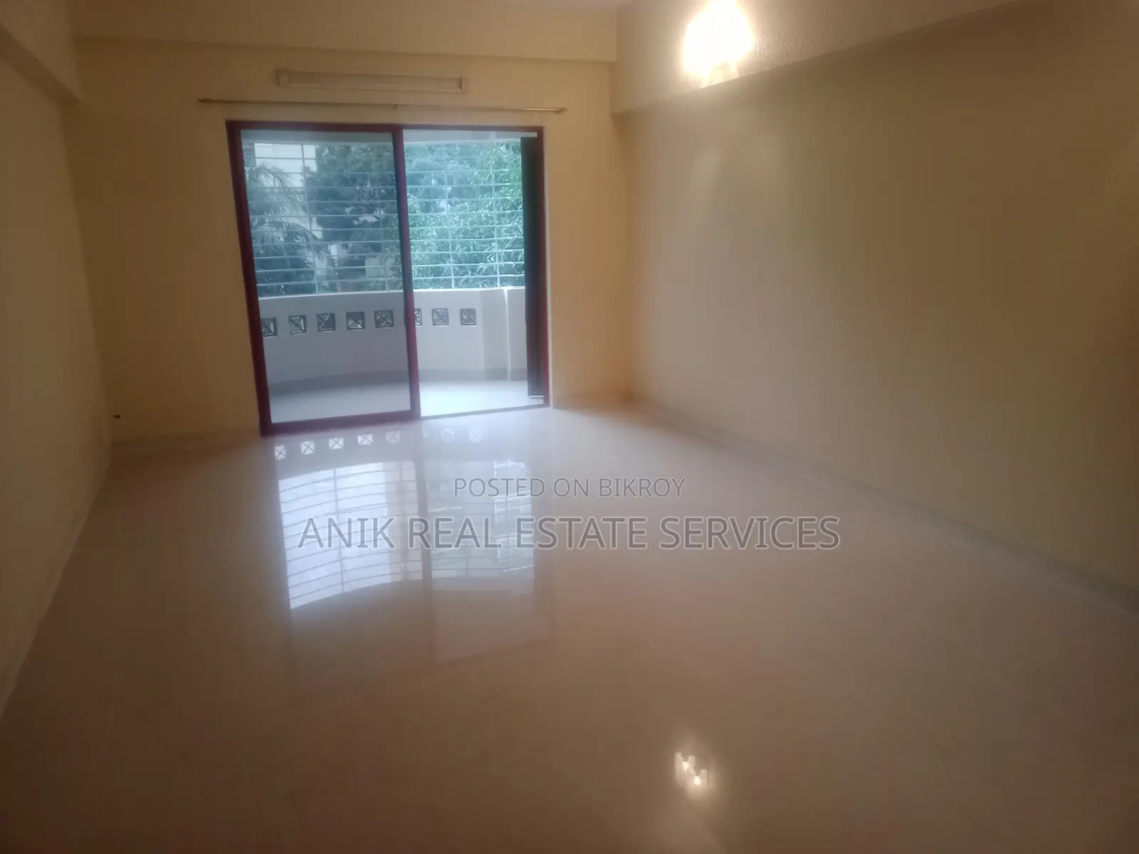 গুলশানে ভালো মানের ৪ বেডরুমের আন-ফার্নিশড ফ্ল্যাট ভাড়া
