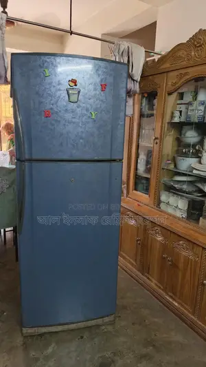একটিsharp ফ্রিজ বিক্রি হবে