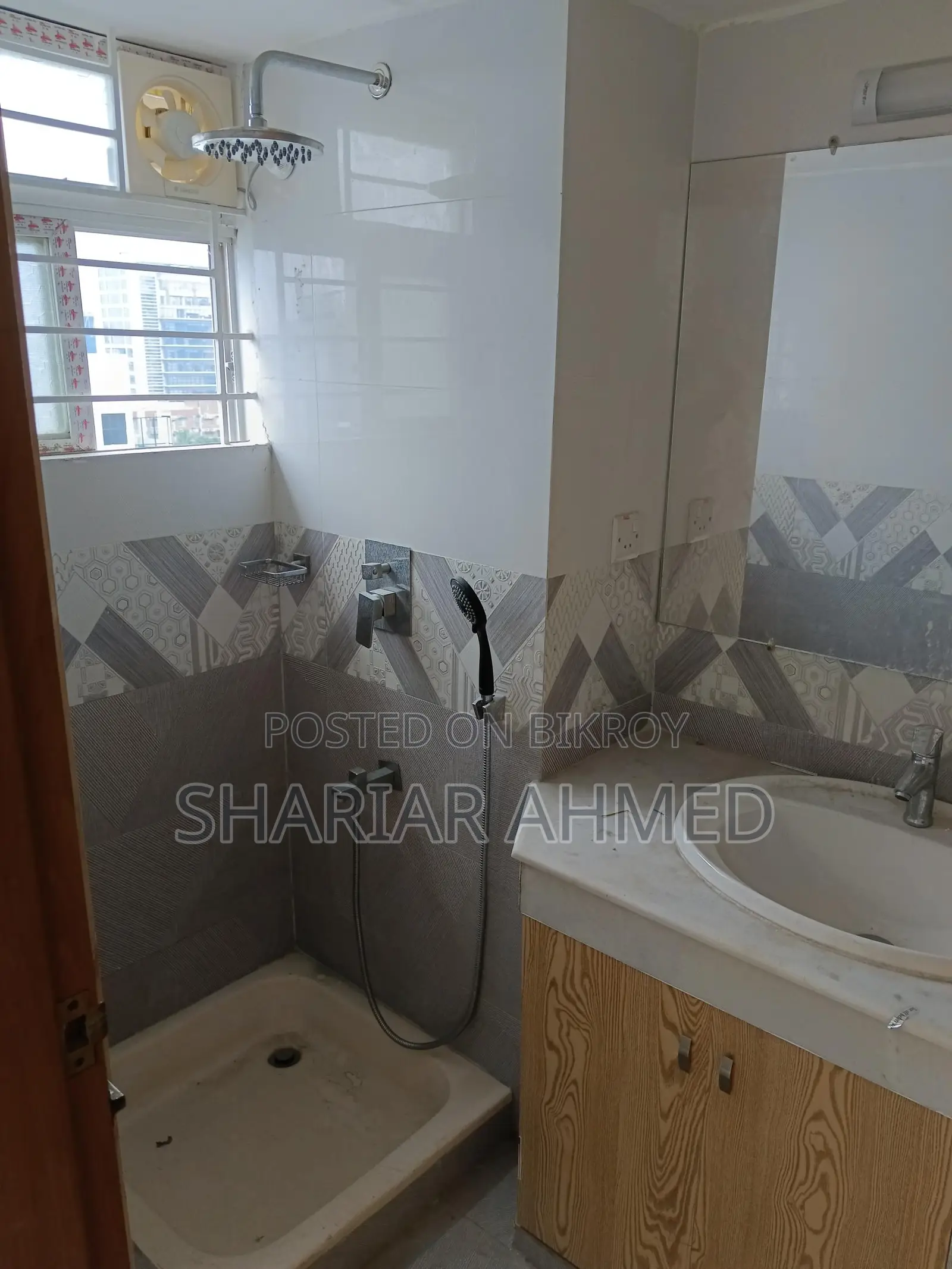 3000 Sqft 4-Bedroom Unfurnished Apartment for Rent in Gulshan 2