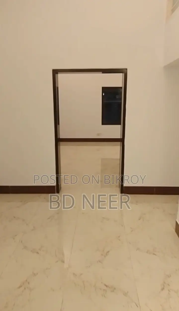 গুলশান-২ এ ২৭০০ বর্গফুটের গ্রাউন্ড ফ্লোর অফিস স্পেস ভাড়ার জন্য