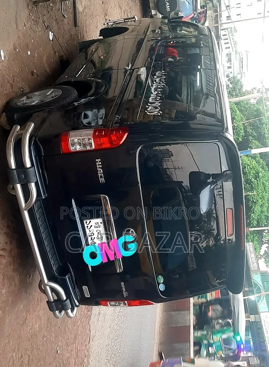 Toyota Hiace Super GL Black 2012