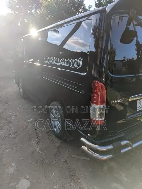Toyota Hiace Super GL Black 2012