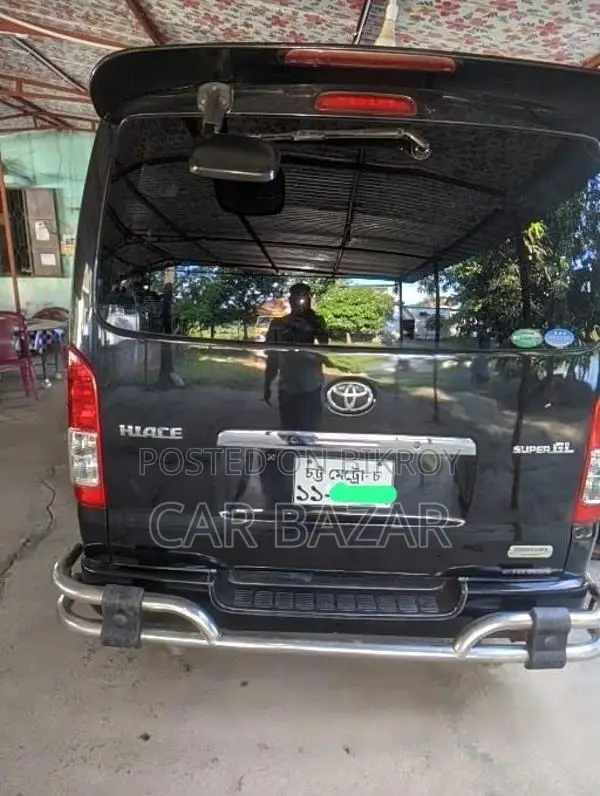 Toyota Hiace Super GL Black 2012