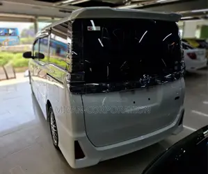 Toyota Voxy ZS KIRAMIKI 2 2020