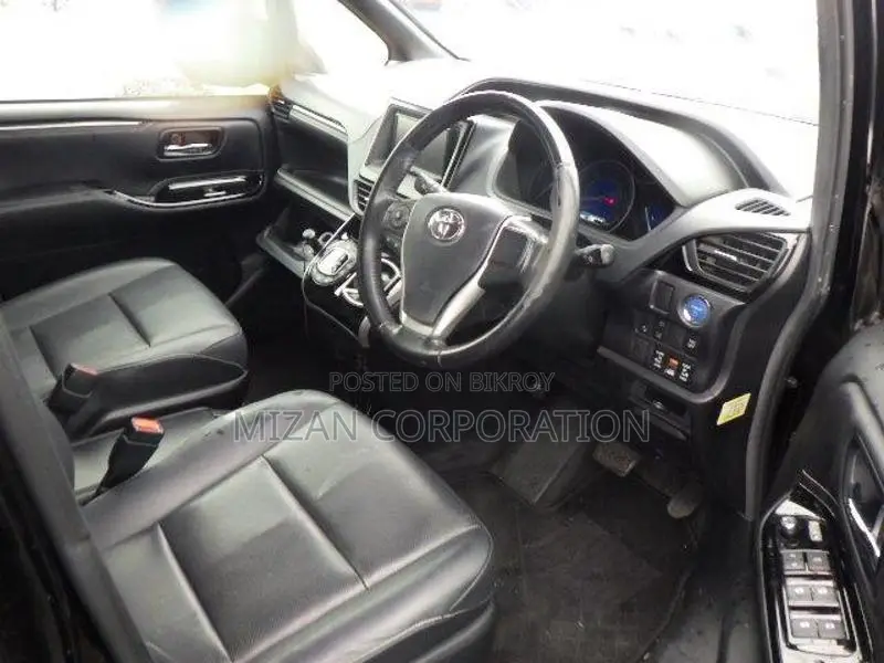 Toyota Esquire Gi package 2020