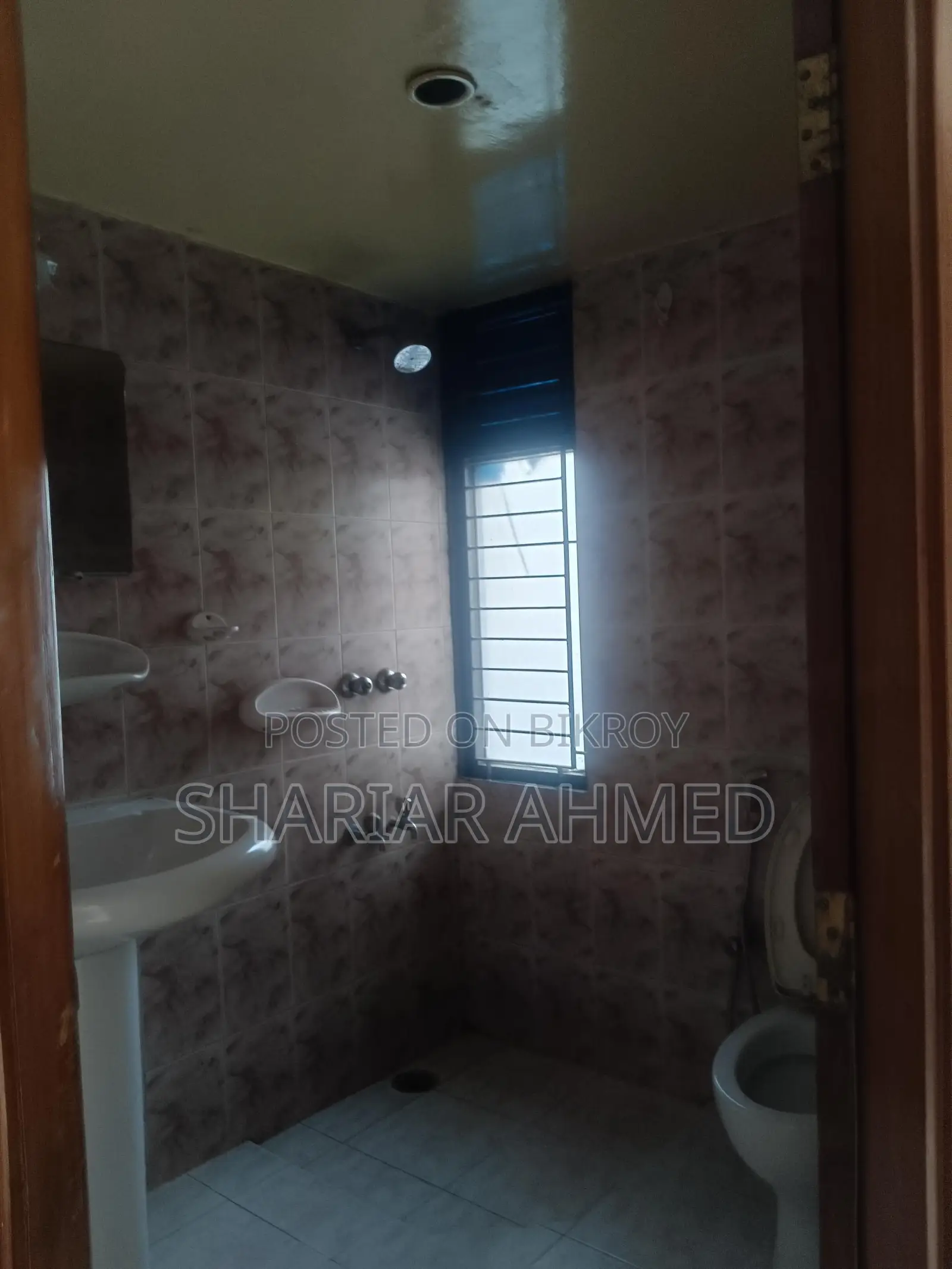 2200 Sqft 3 Bed Un-Furnished Apartment For Rent in Gulshan