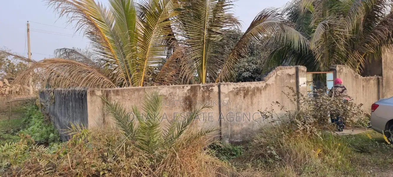 SOUTH FACING 5 KATHA PLOT IN SECTOR 22