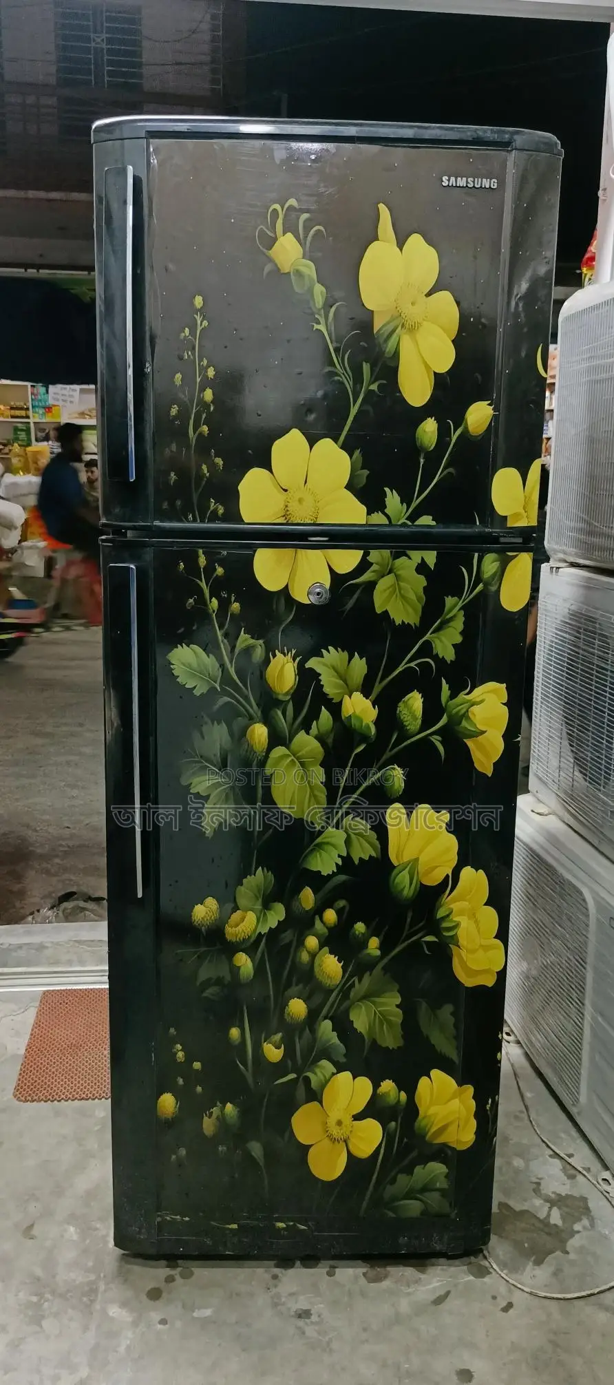 একটি স্যামসাং ফ্রিজ বিক্রি করা হবে