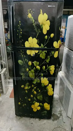 একটি স্যামসাং ফ্রিজ বিক্রি করা হবে