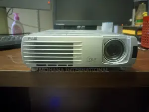 PLUS U4-131 Projector