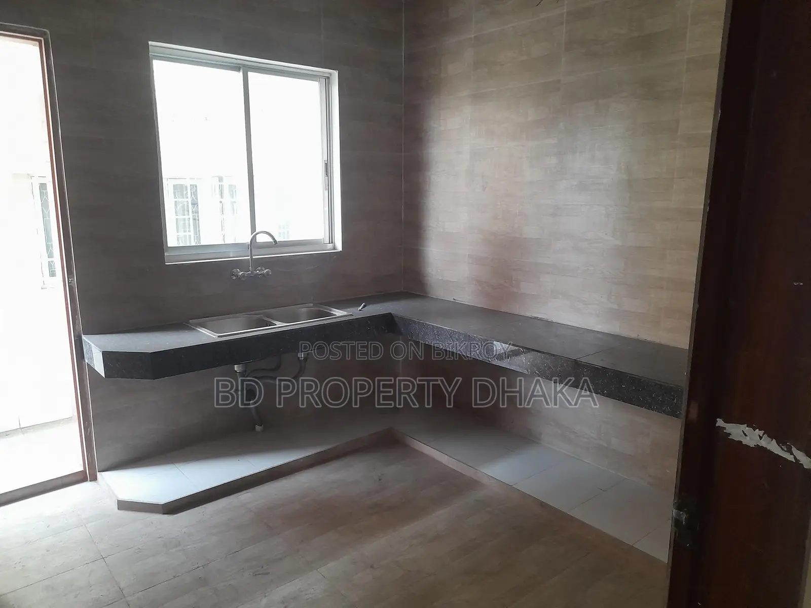 2960 Sqft New Building Office Space Rent in Banani