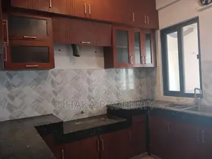 গুলশান ডিপ্লোম্যাটিক এলাকায় ৪২০০ বর্গফুটের অফিস ভাড়া