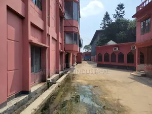 নরসিংদীতে ৪০,০০০ বর্গফুটের ৪ তলা বিল্ডিং