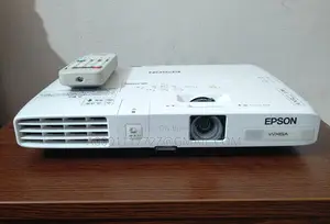 Epson Eb-1770w Wireless Projector Made In Japan