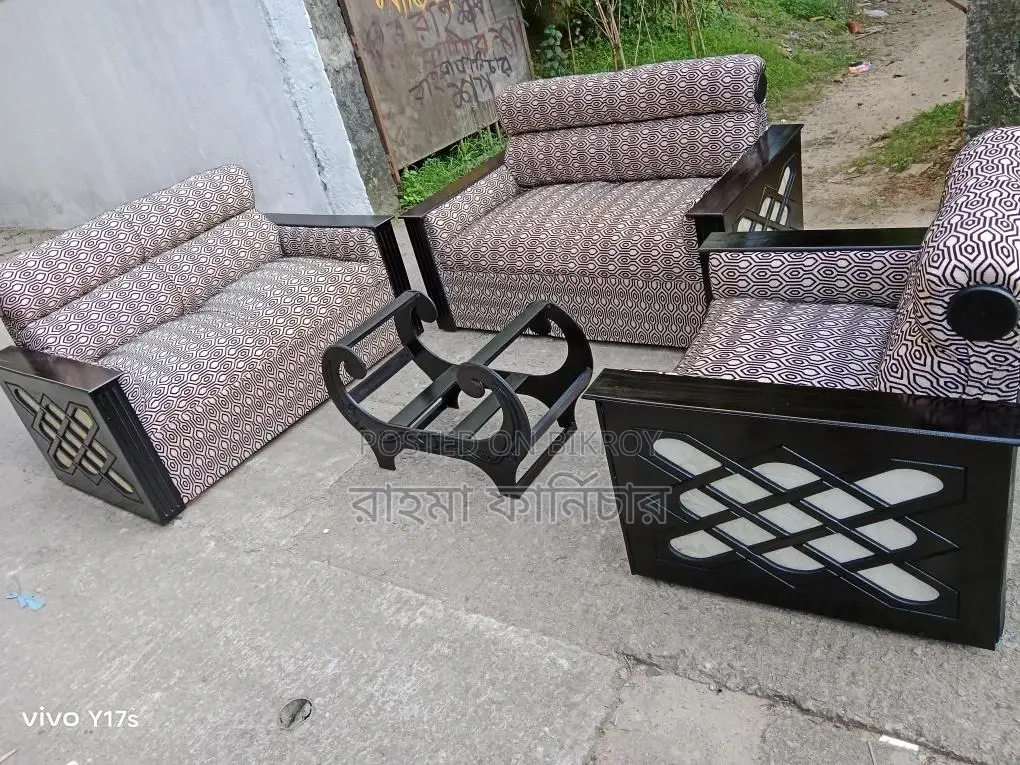 Cross Jali Design Box Sofa set With Table
